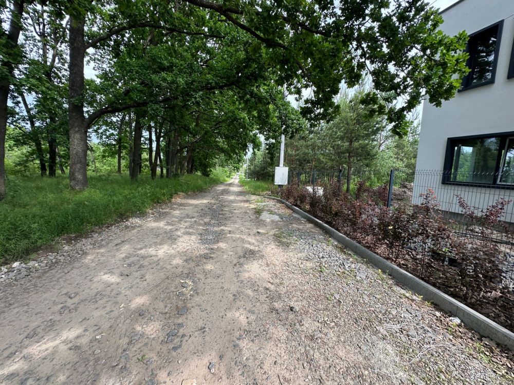 Продам 40 соток Тарасовка новое под застройку дома