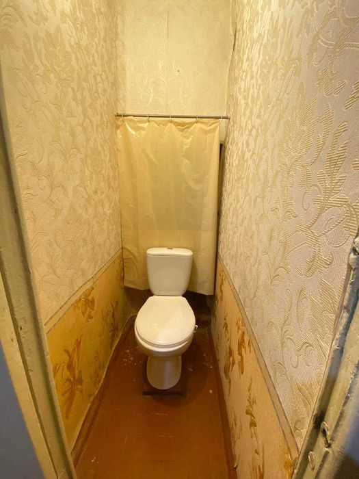 Продаж 2 к квартири вул. Суворова 13, р-н Тітова.