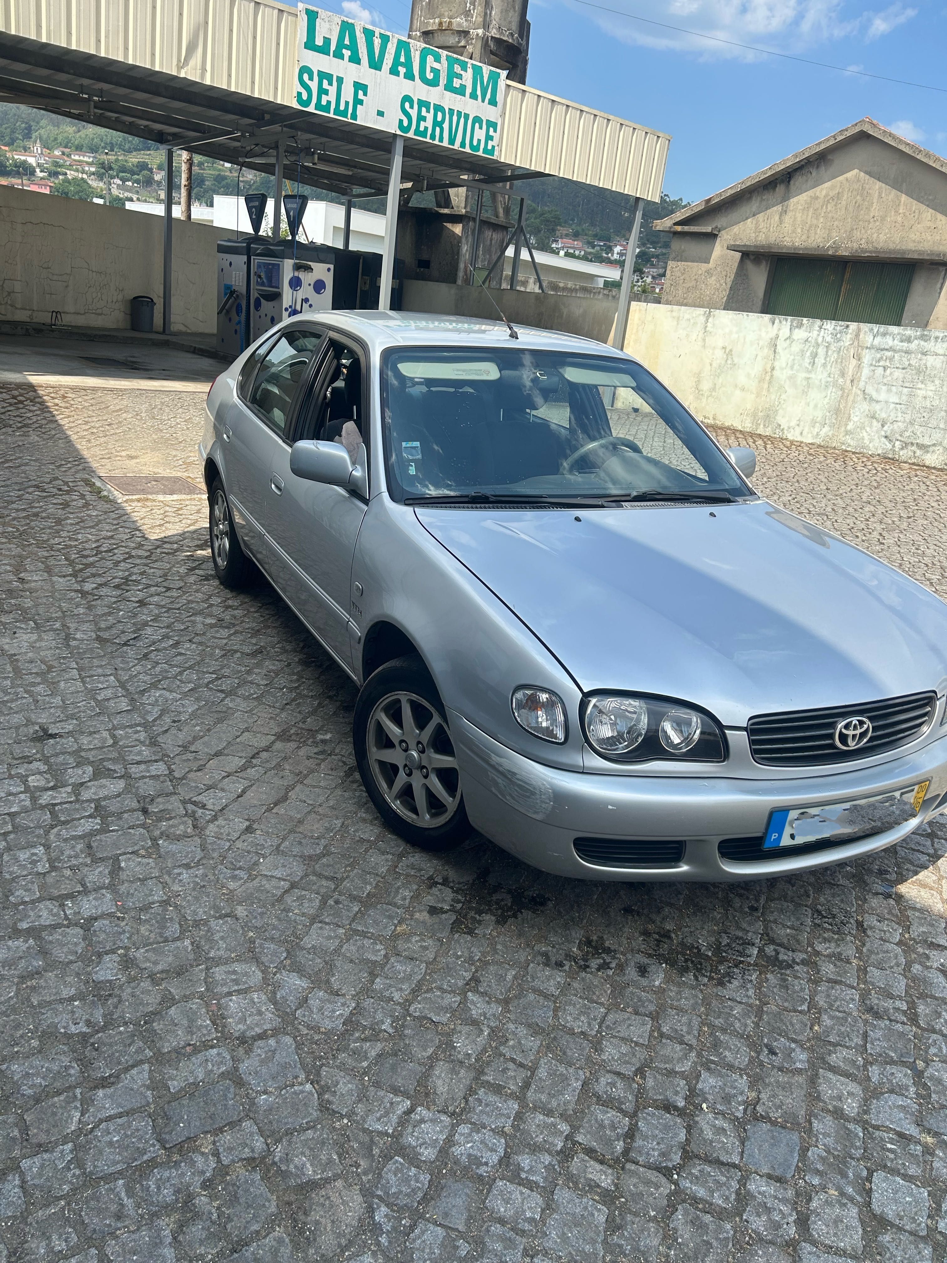 Toyota Corolla 1.4 gasolina.
