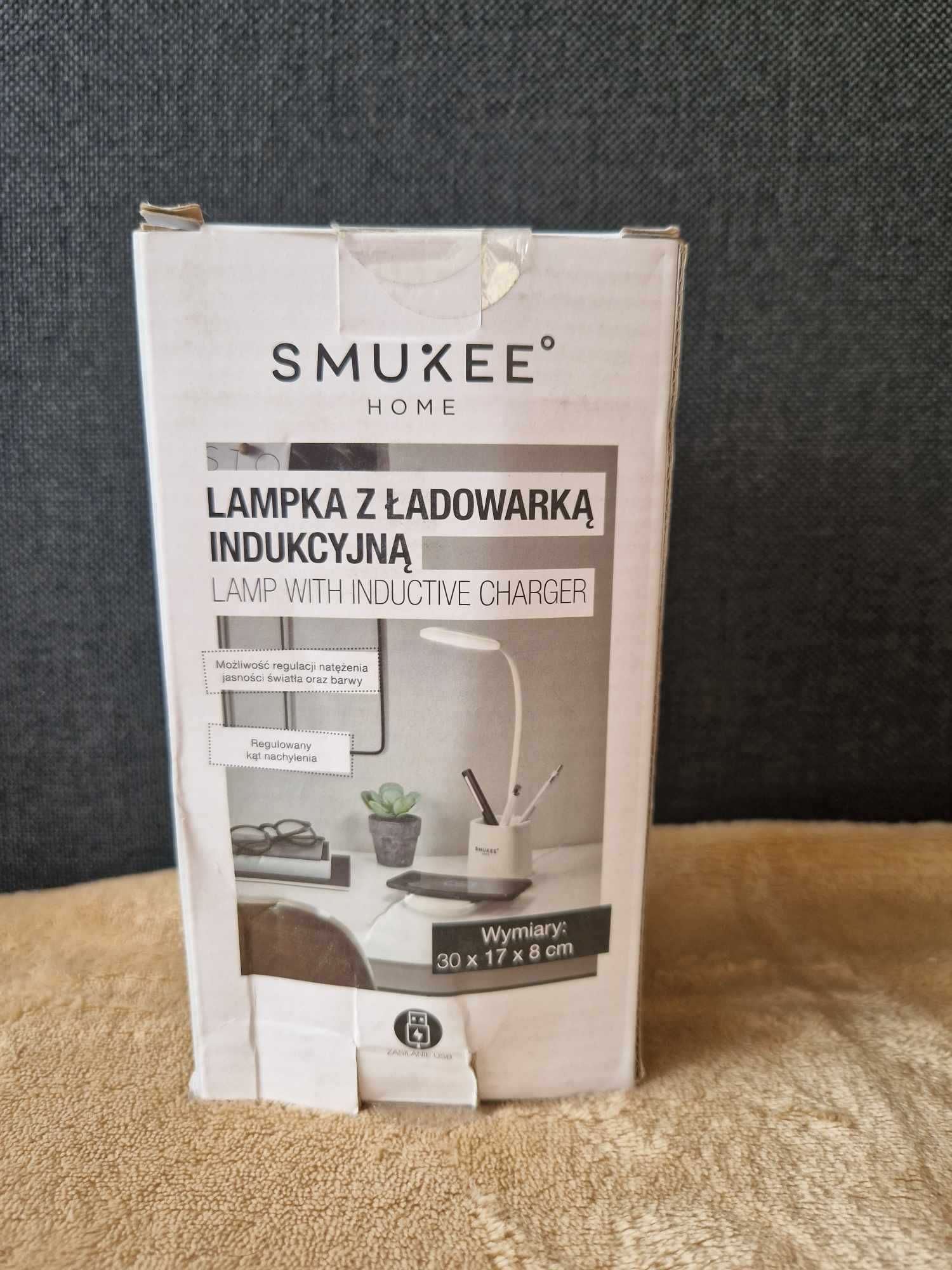 Lampka z ładowarką indukcyjną