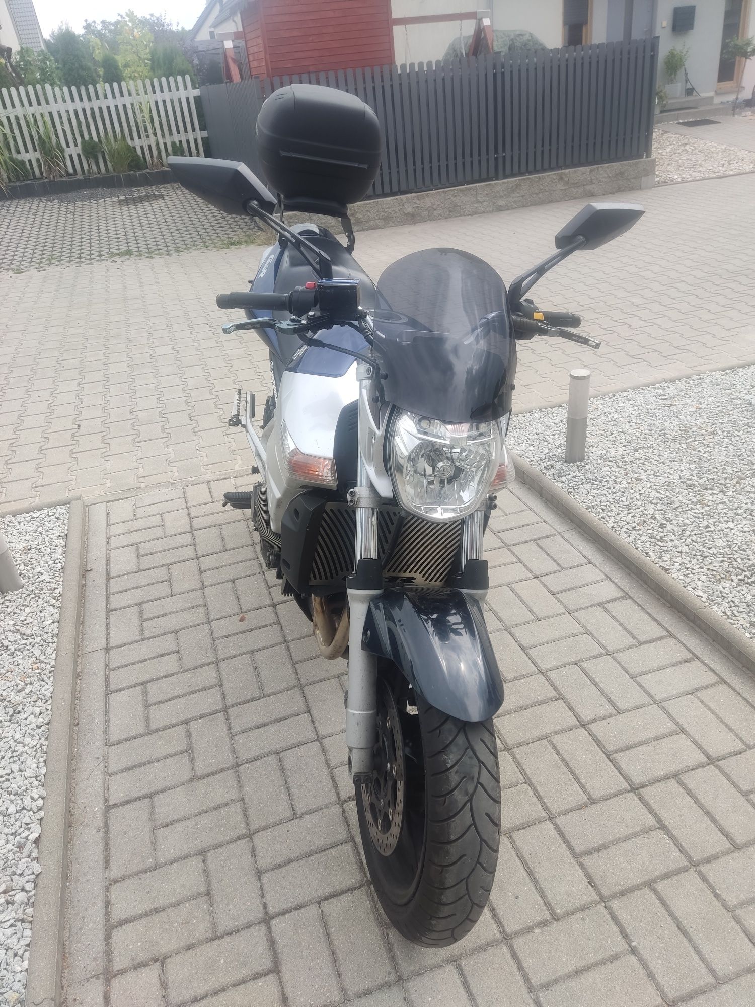Suzuki GSR 600  zamiana