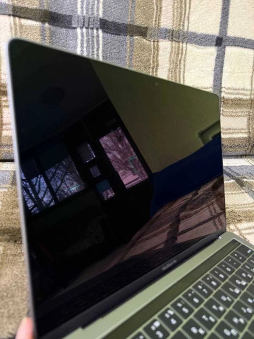 MacBook Pro 13 A1706 2016 i5/8Gb/256gb