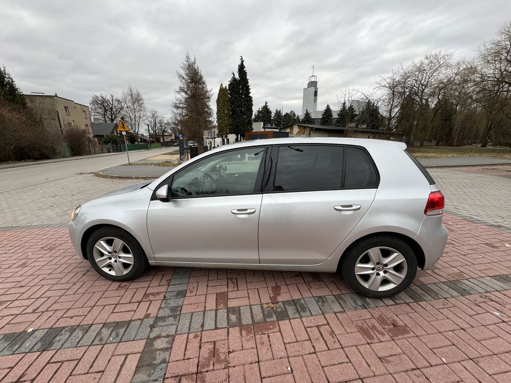 Volkswagen Golf VI 1.6 MPI 102KM 2009r 5 drzwi