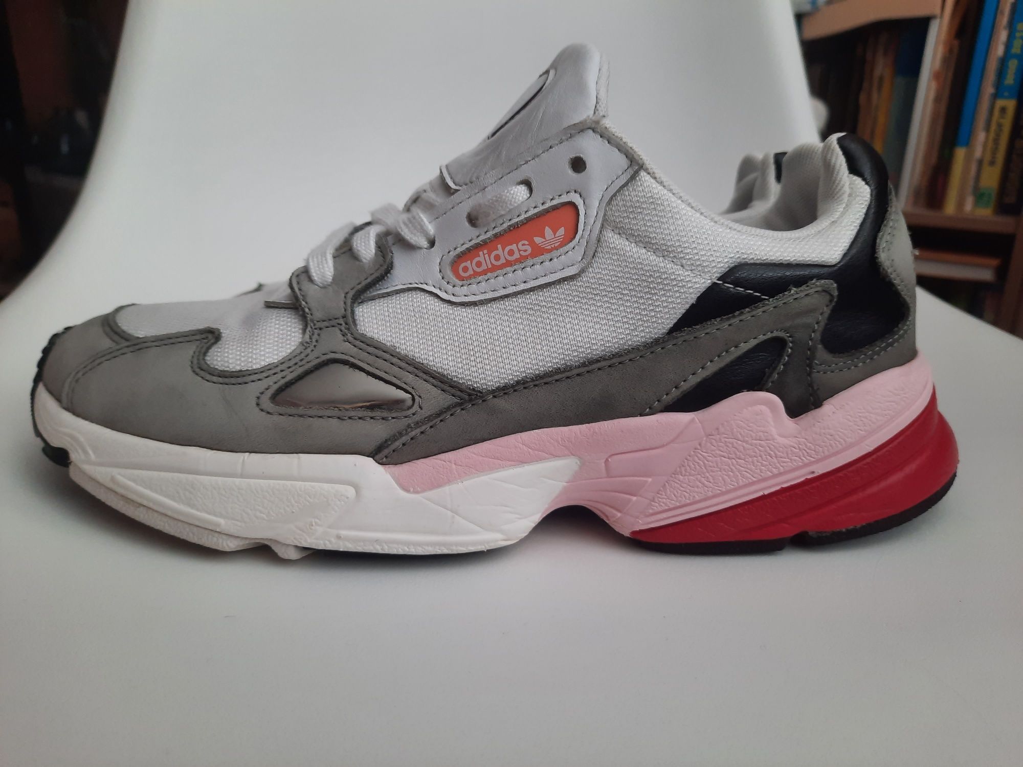 Кросівки Adidas Falcon