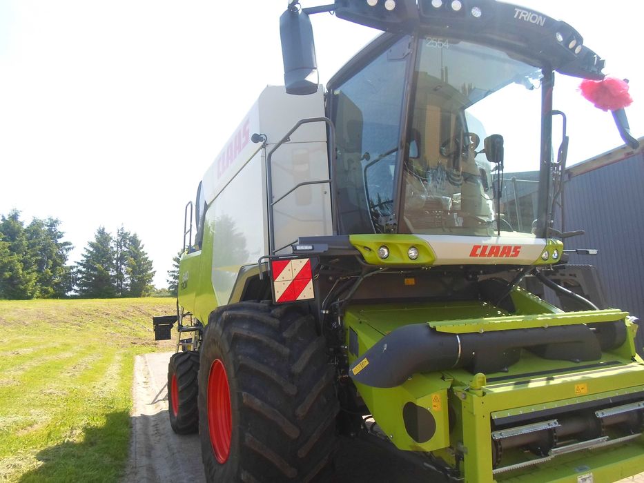 Kombajn zbożowy CLAAS TRION 640