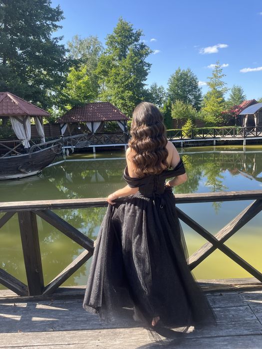 Випускна сукня ,в гарному стані