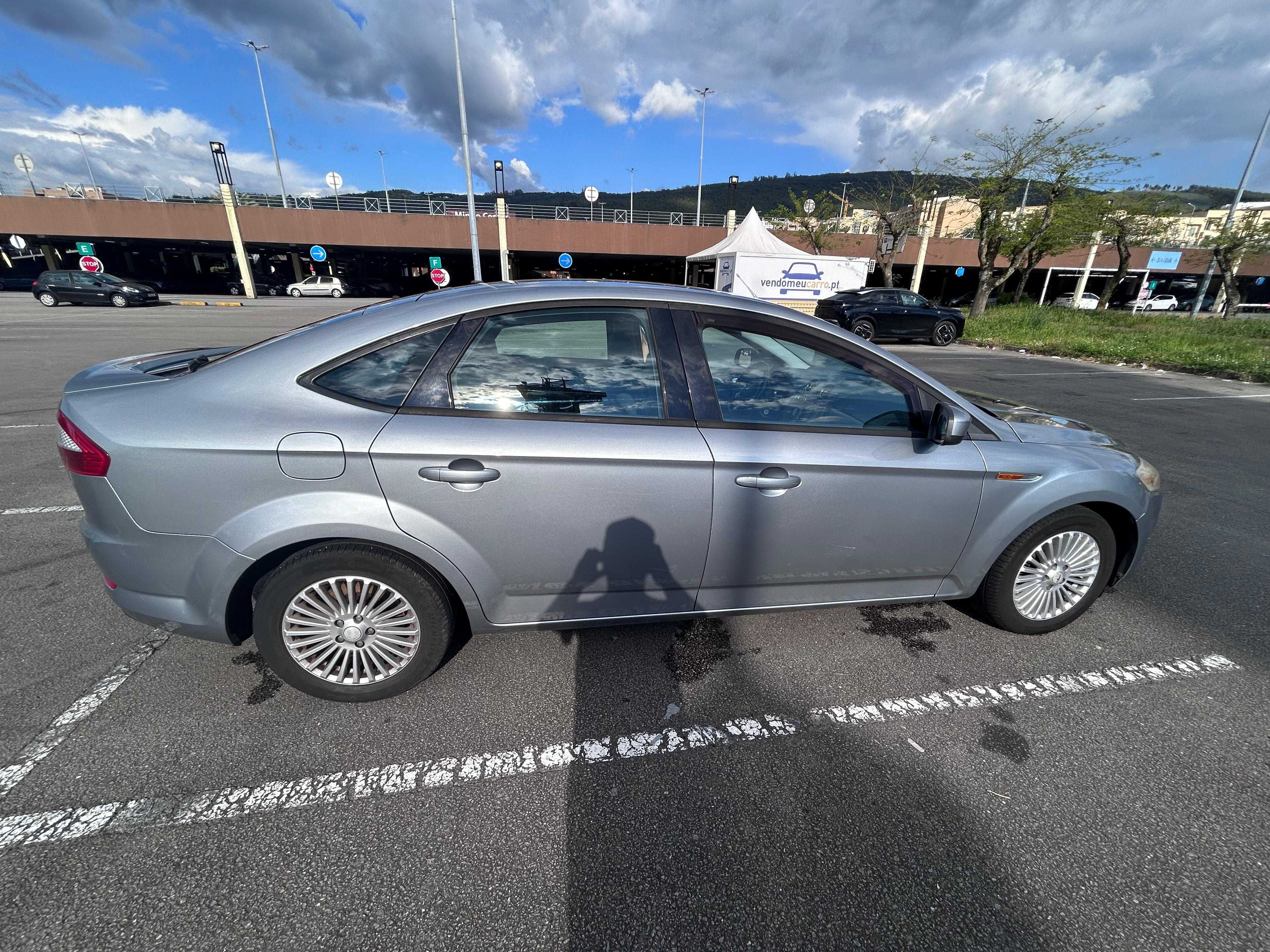Carro Ford Mondeo
