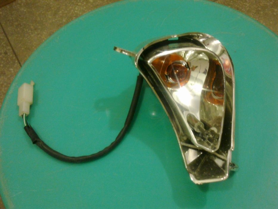 Продам передний поворот на KEEWAY ARN Qjiang