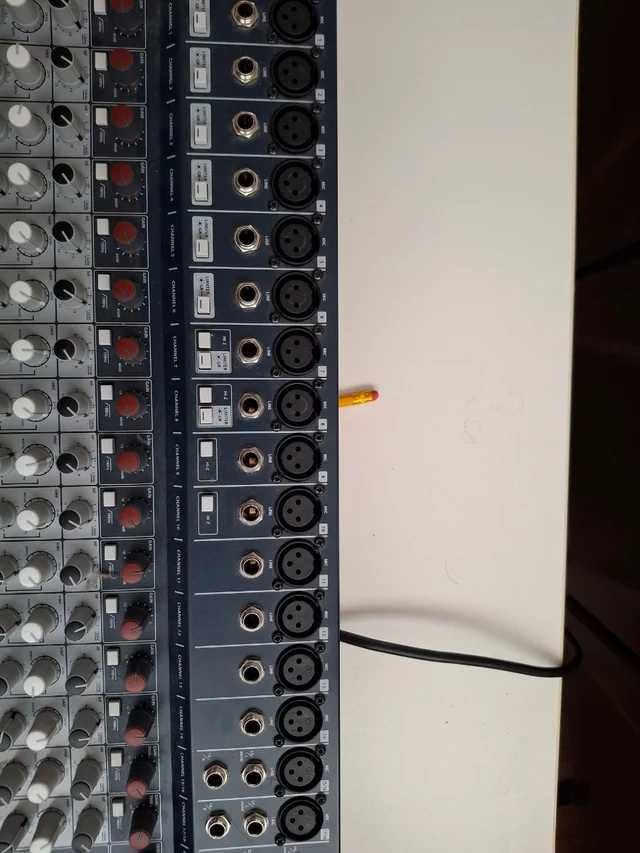 Mesa Mistura Soundcraft Signature 22