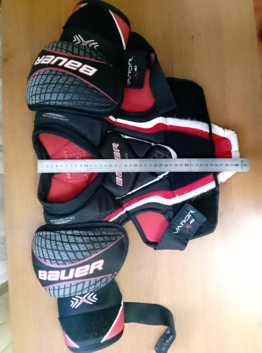 Хокейні нагрудники