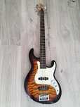 Gitara basowa samick