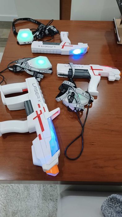 2 Pistolas e Blaster Laser X