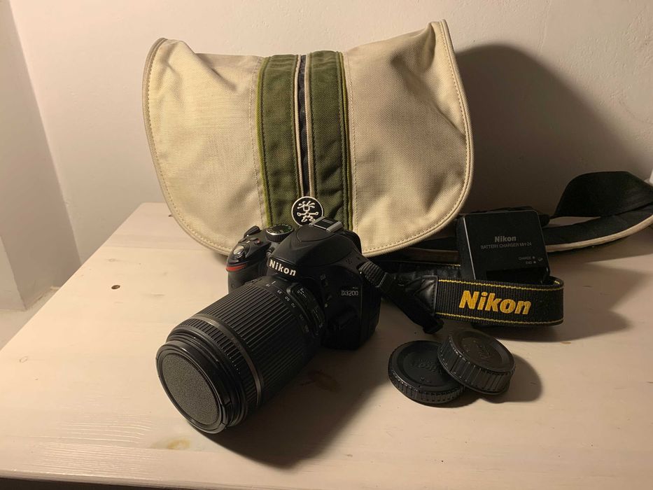 Nikon D3200 (18k migawek) + Uniwersalny Tamron 18-200mm z VC