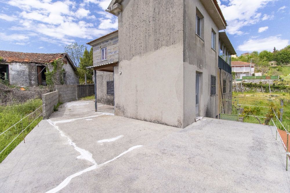Moradia T2 +T3 Figueiró