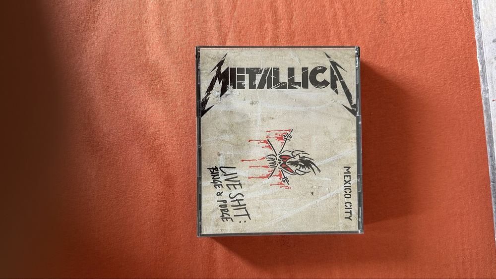 VHS do Metallica – Live Shit: Binge & Purge (cerca de 1993)