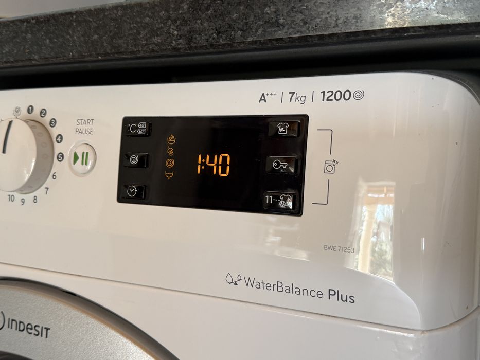 Maquina lavar roupa Indesite A+++ 7kg 1200 rpm