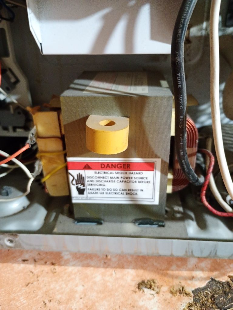 На запчасти микроволновка whirlpool avm562/wp/wh