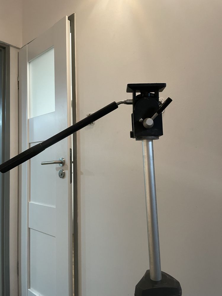 Statyw na aparat fotograficzny lub kamere trójnóg