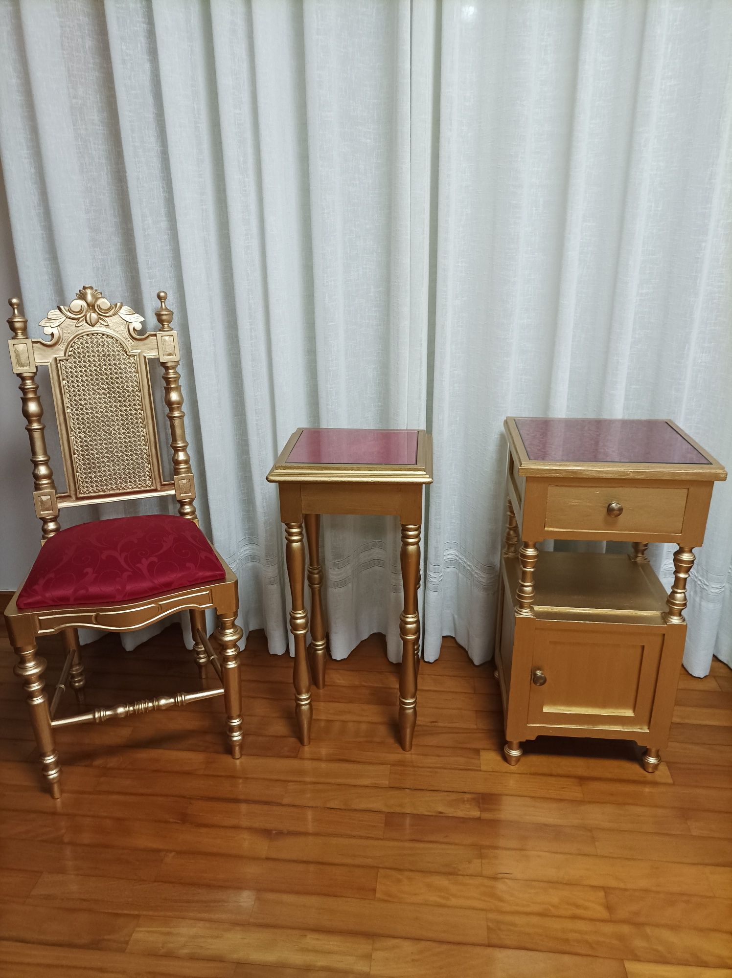 Peças centenárias estilo vitoriano restauradas.