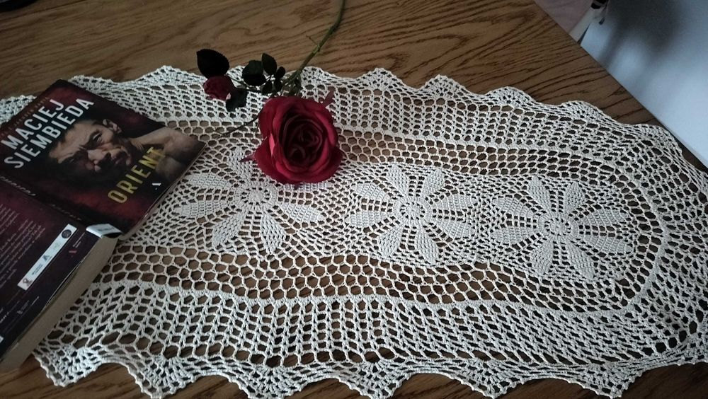 Bieżnik serwetka szydełkowe rękodzieło misterne cacko obrus 39x87