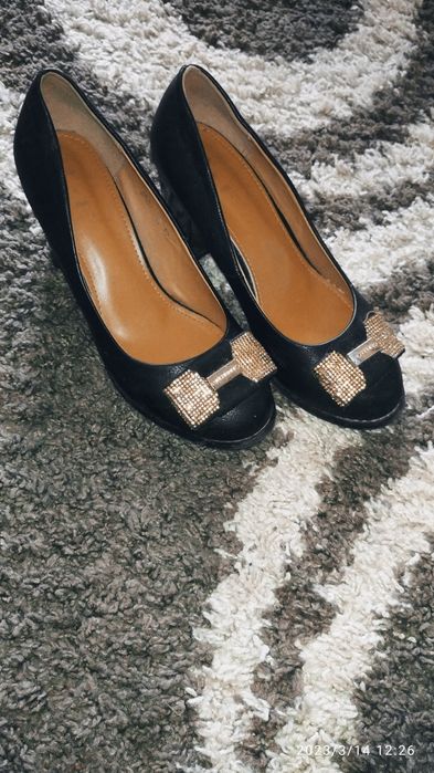 Нові туфлі    37р