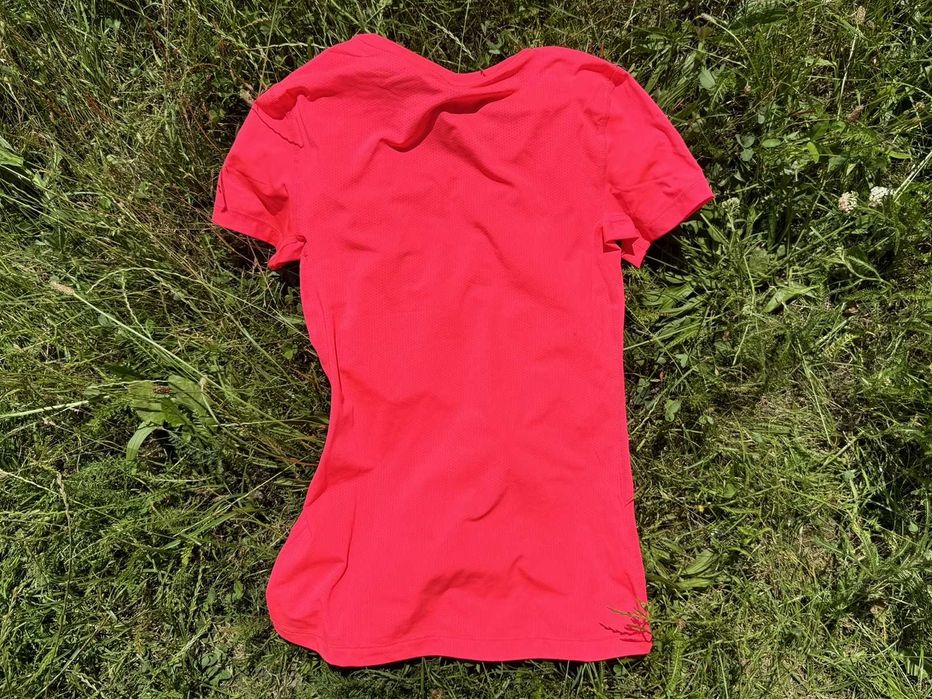 Жіноча, яскраво рожева футболка Nike W NP TOP SS