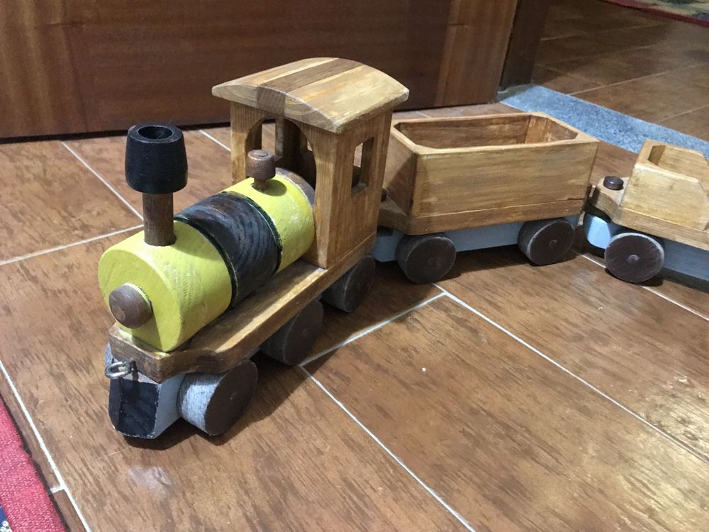 Comboio brinquedo em madeira
