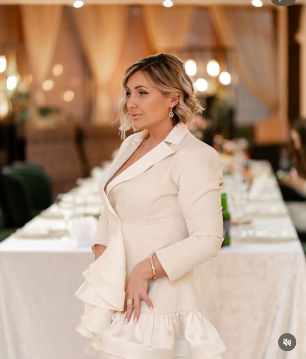 Сукня піджак святкова молочного кольору