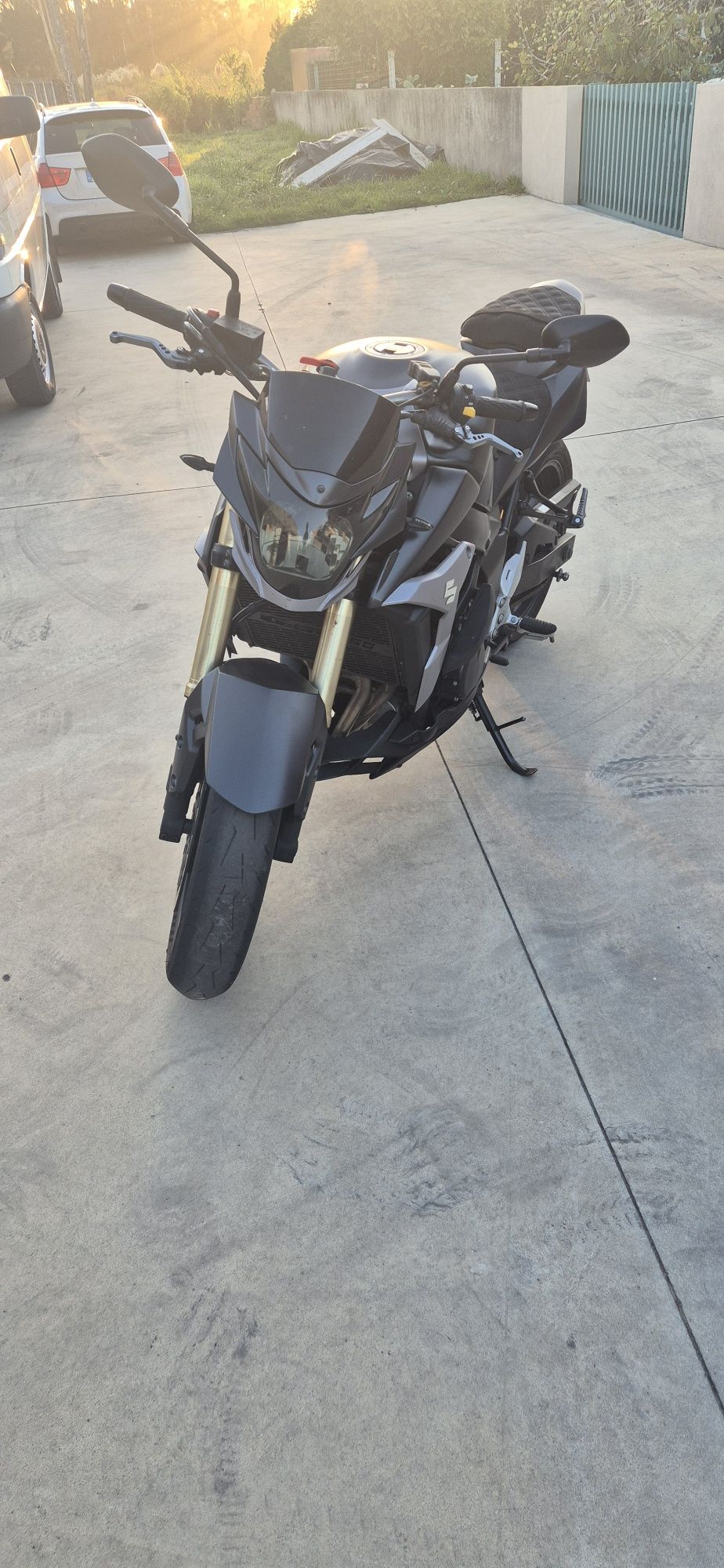 Suzuki gsr 750 de 2015