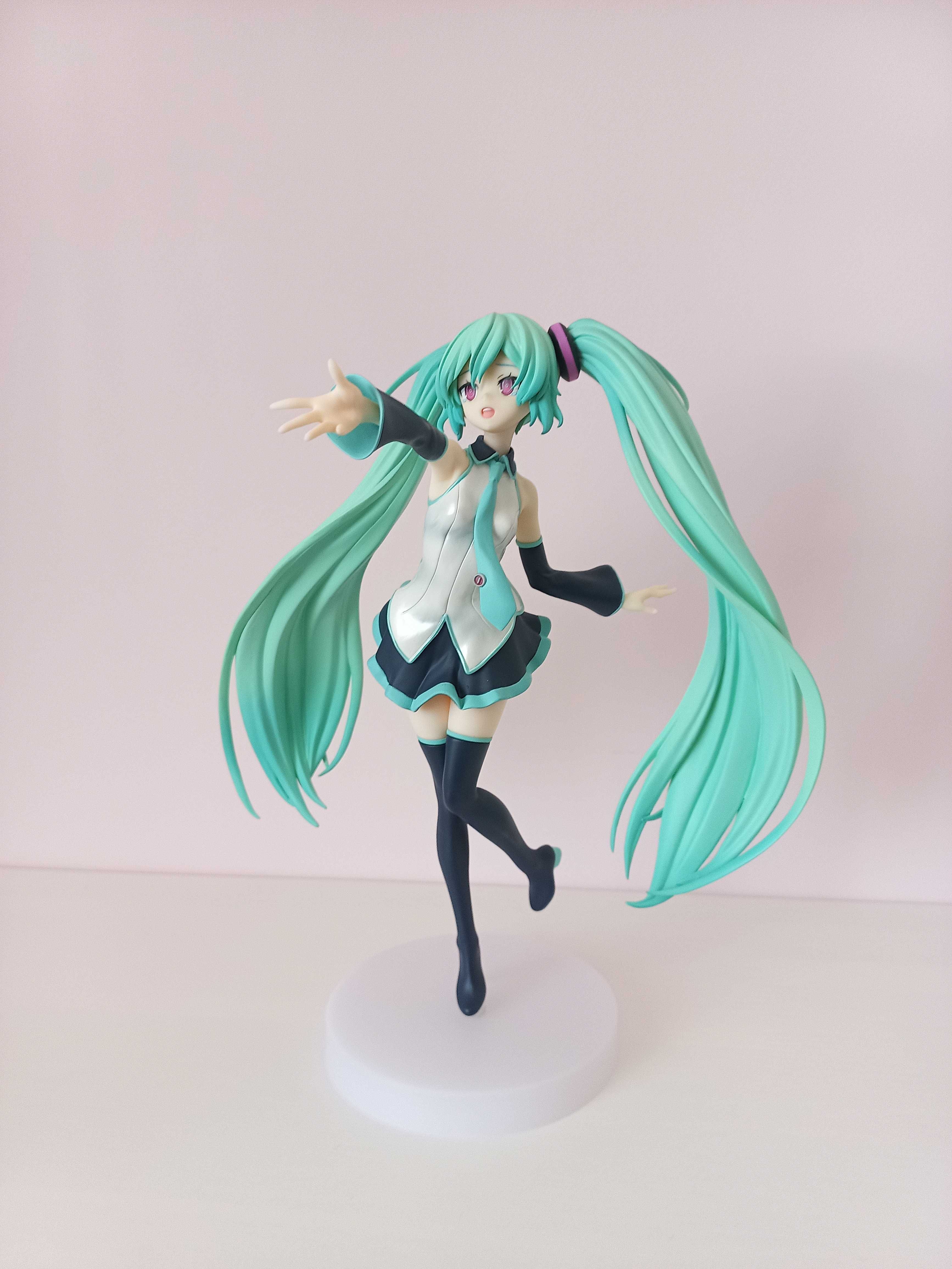 Character Vocal Series 01 - Hatsune Miku: Because You're Here Ver. L