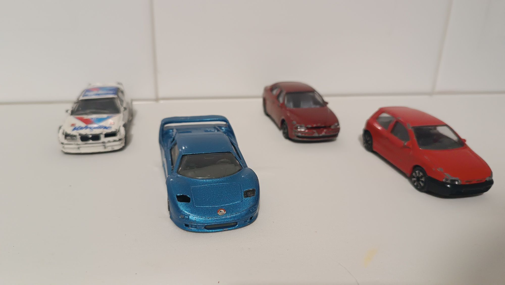 Lote 4 carros da Burago.