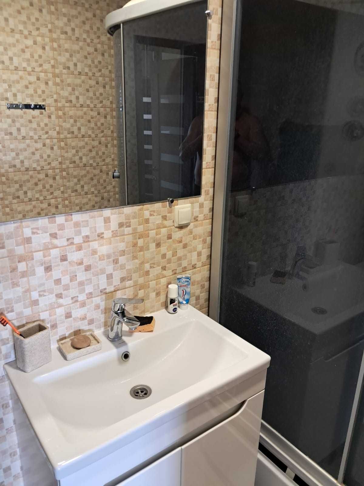 Продам 2к. квартиру-студию с качественным евроремонтом.