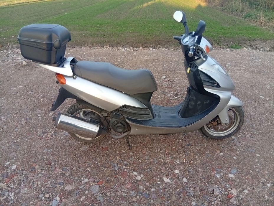 Daelim 125 cm skuter