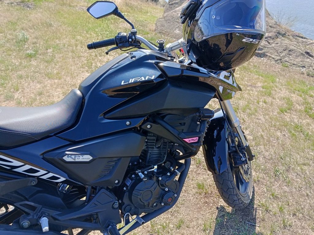 Мотоцикл Lifan KPT 200