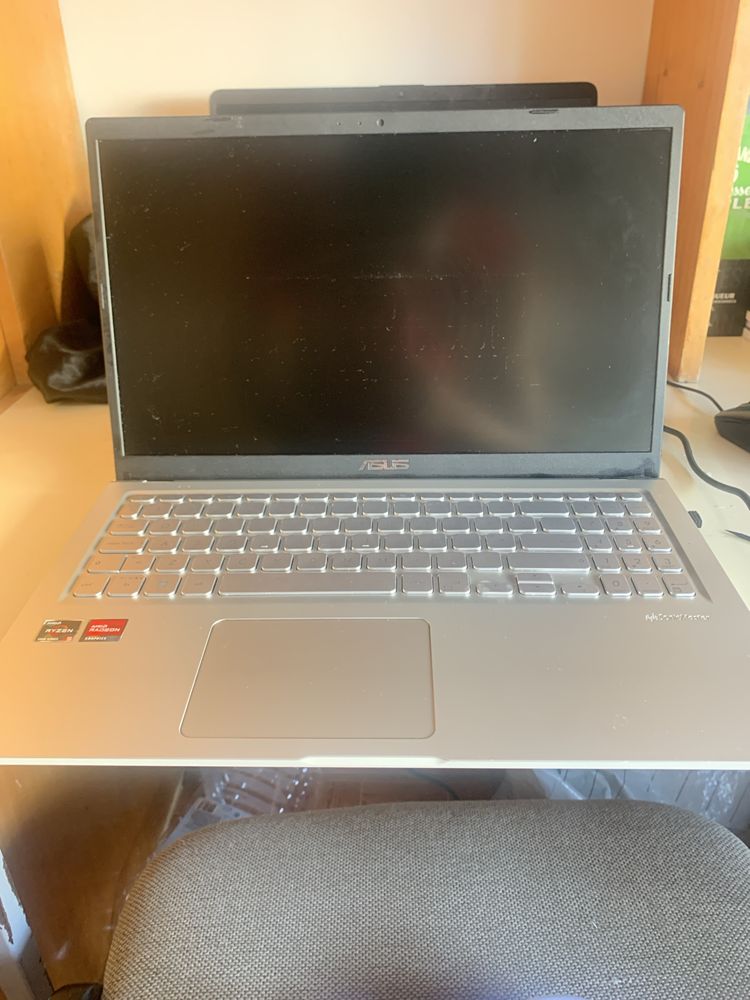 Portátil ASUS Vivobook Ryzen 5| 518GB SSD+8GB RAM| Novo+Mochila+Mouse