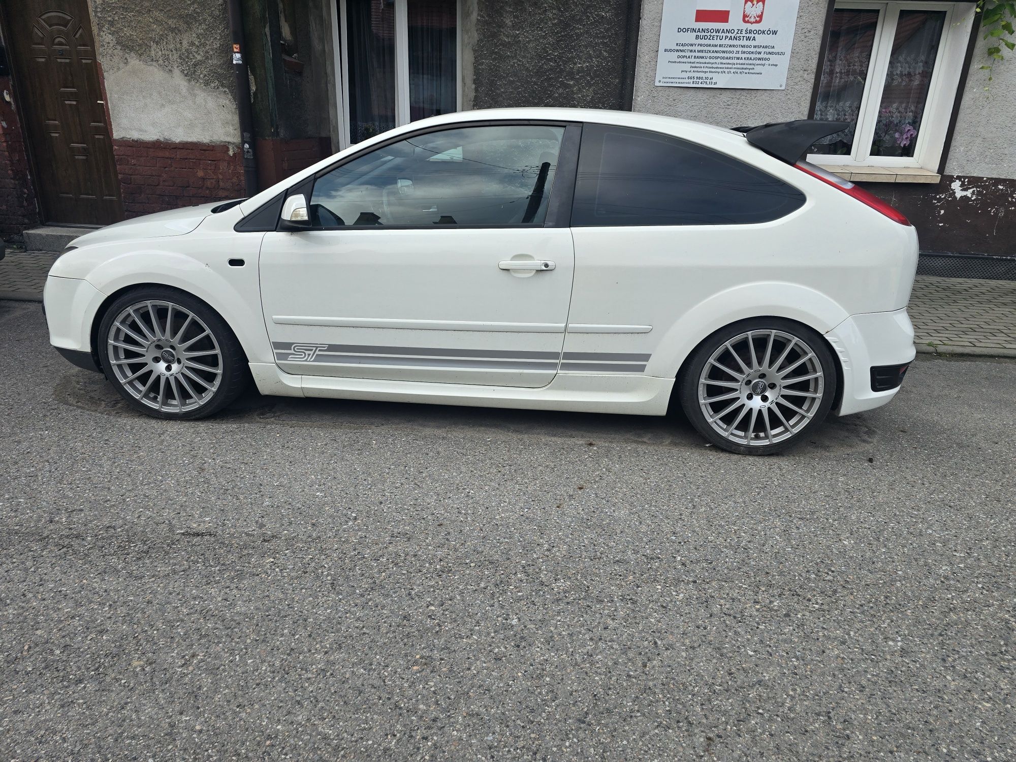Ford Focus MK2 2.5 ST 225 km   07r