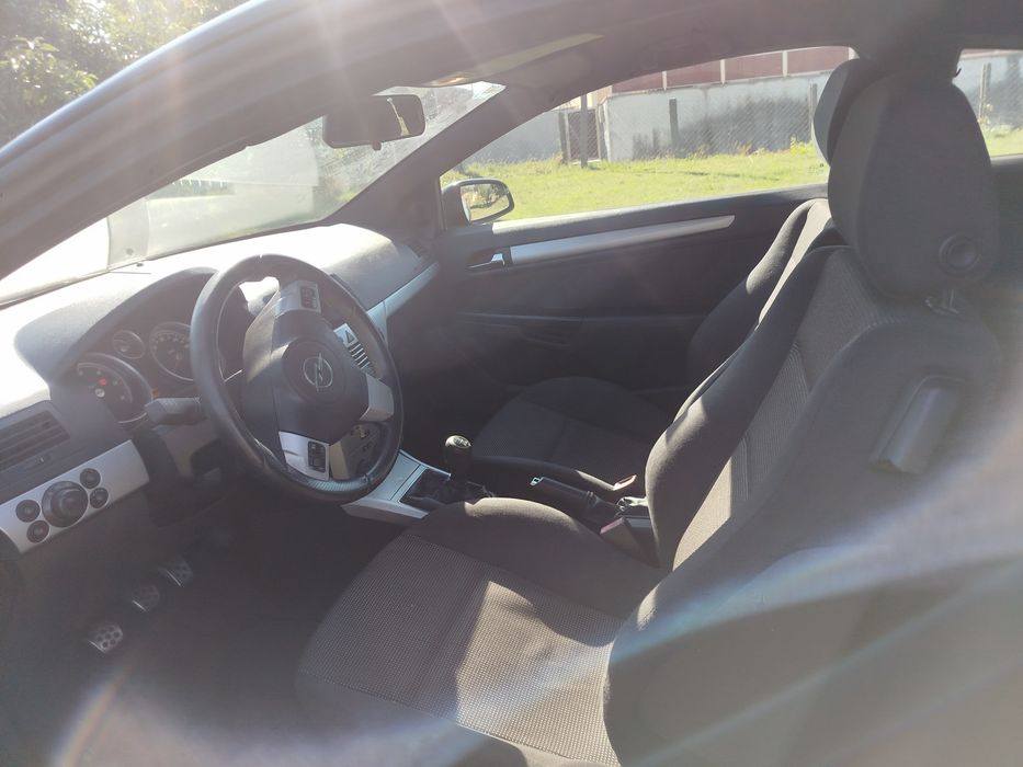Opel Astra GTC 1.3 CDTI 90cv