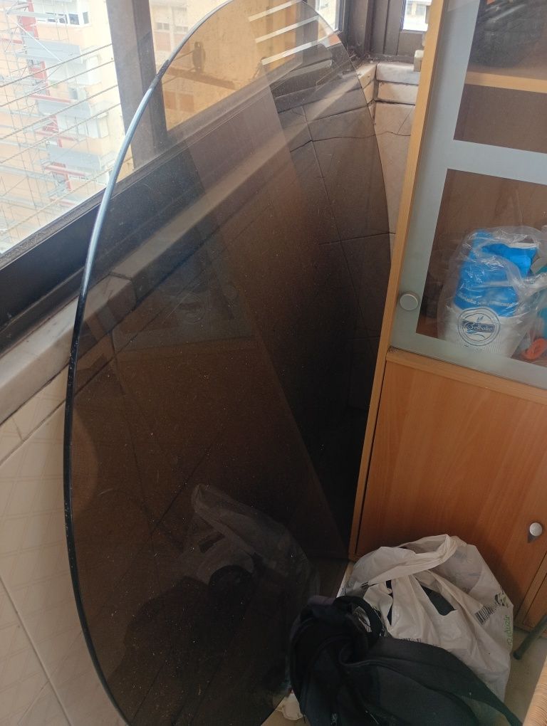 Vendo tampo de.mesa em vidro redondo