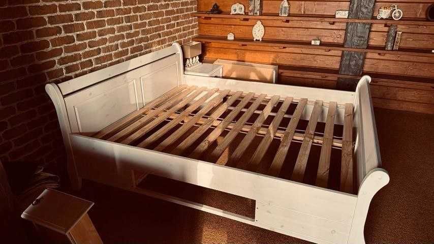 кровать  деревянная