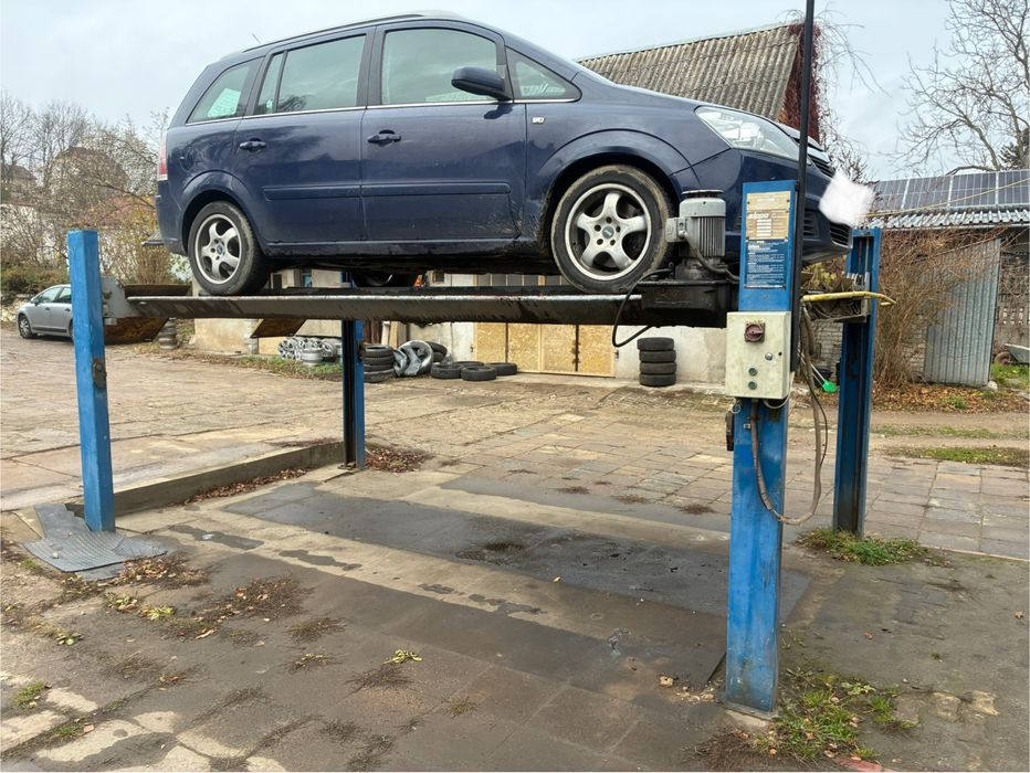 Podnośnik czterokolumnowy 3,5T Zippo