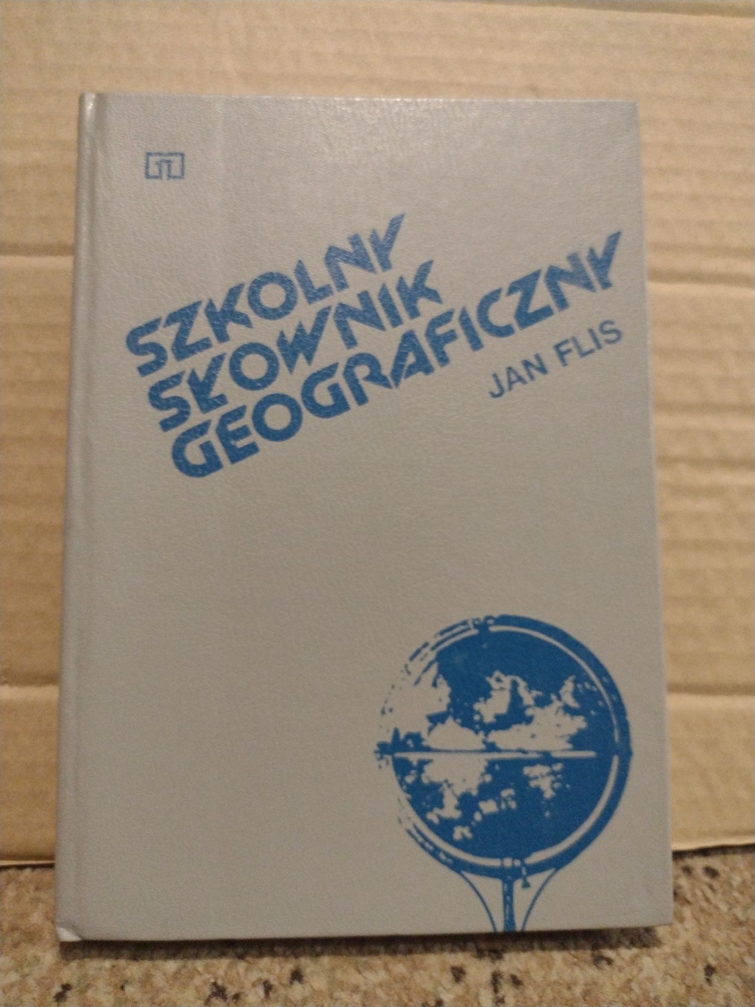 Szkolny słownik geograficzny Jan Flis