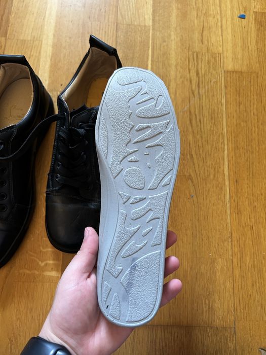 Christian Louboutin кросовки чорні шкіряні
