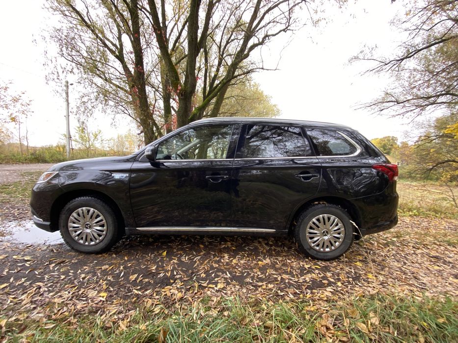 Mitsubishi outlander gt гибрид- плагин (phev)