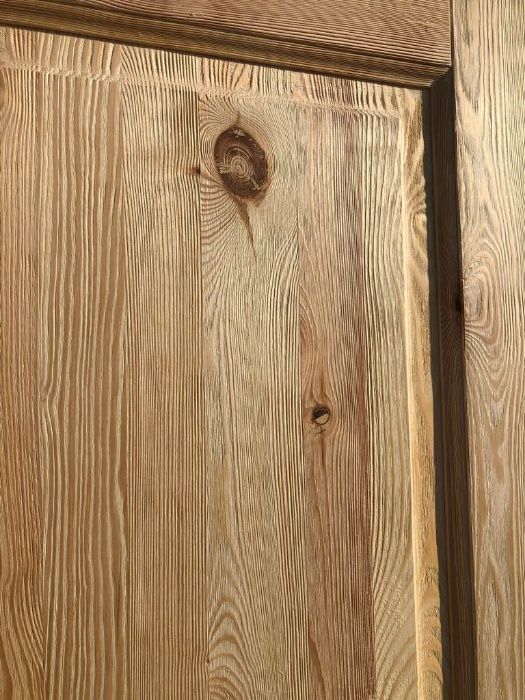 Drzwi LITE drewniane ryflowane , postarzane, szczotkowane model K-1