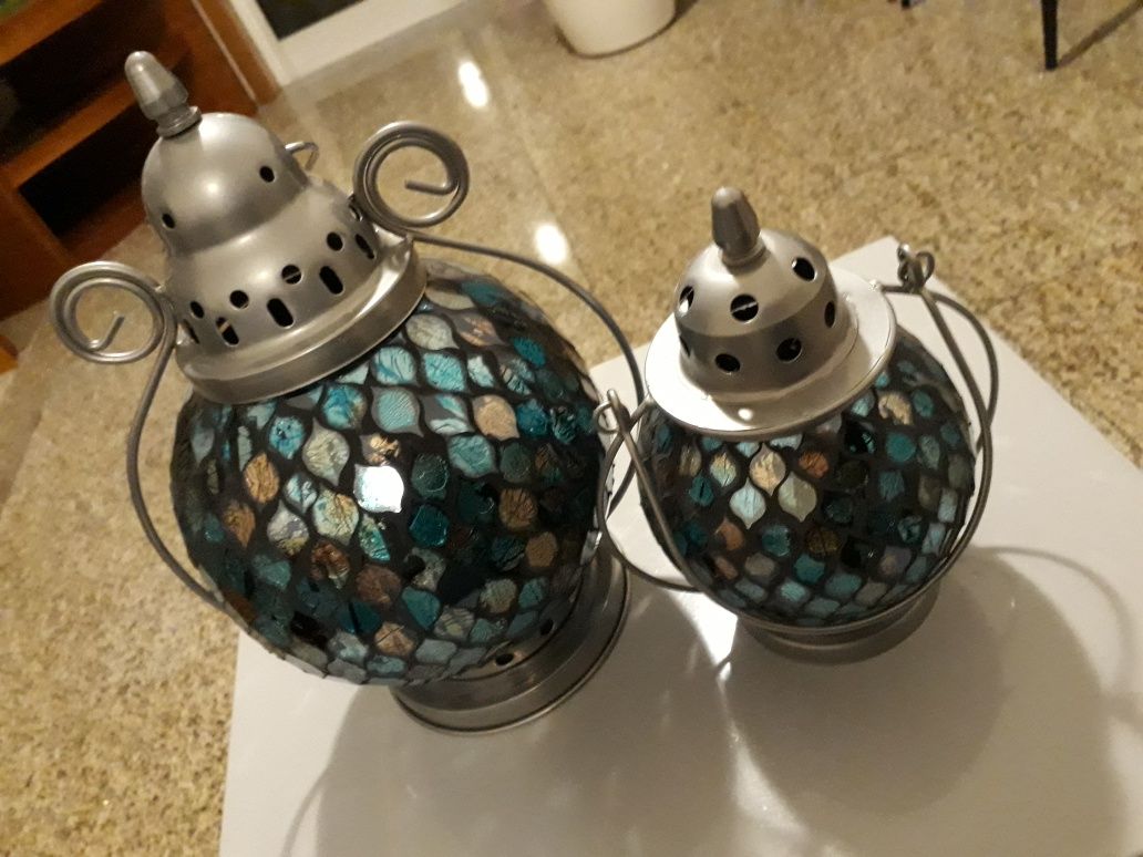 Conjunto de duas lamparinas decorativas