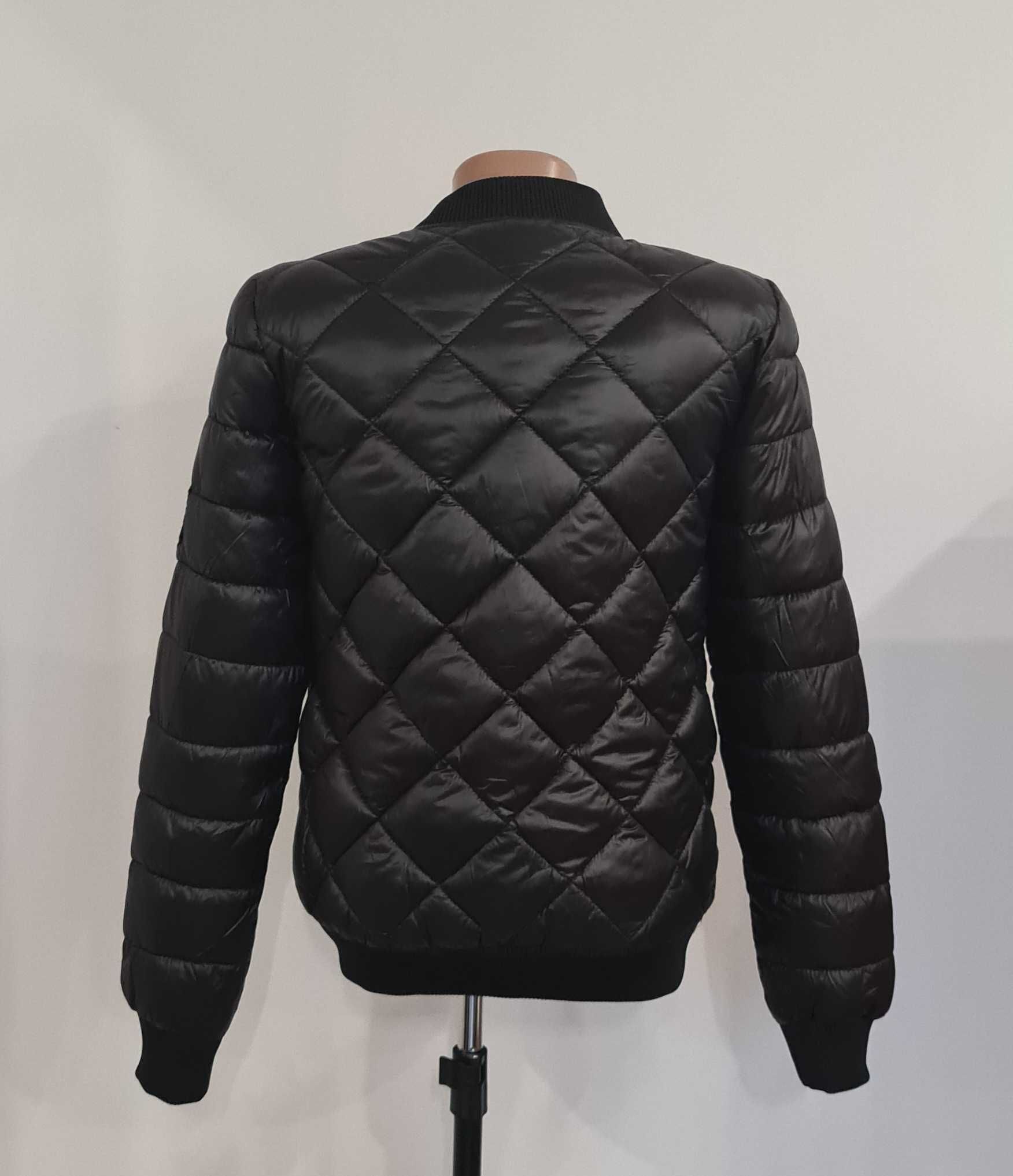 Короткая демисезонная куртка 42-44р.