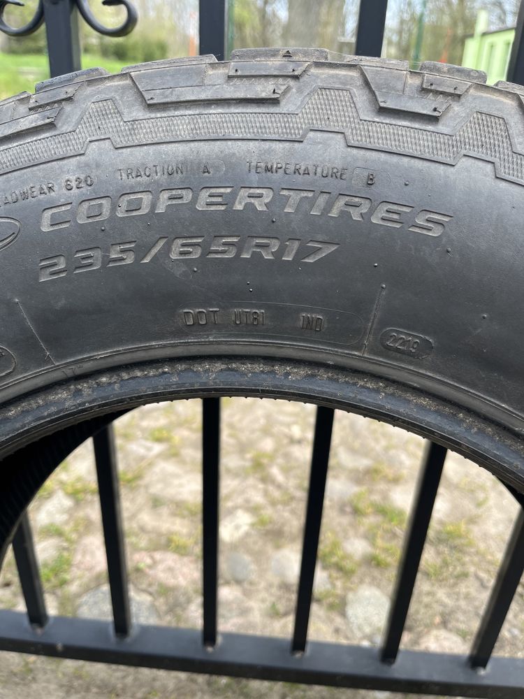 Sprzedam opony cooper at3 235/65 R17