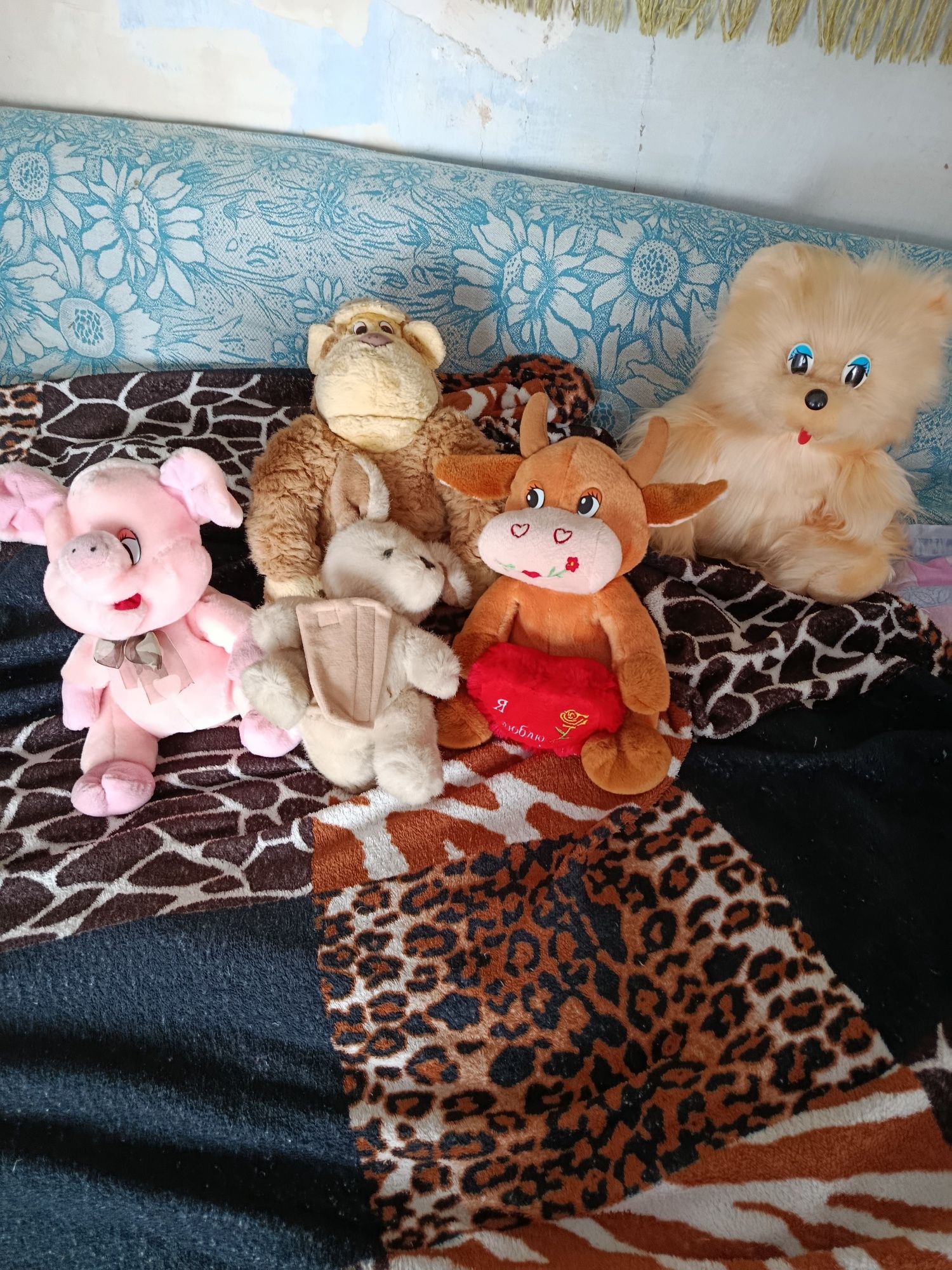 Продам игрушки 100 гр штука.