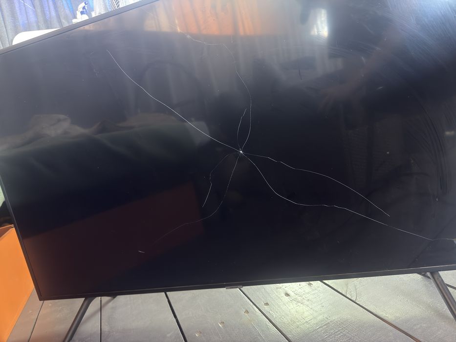 На запчасти Samsung UE55NU717U