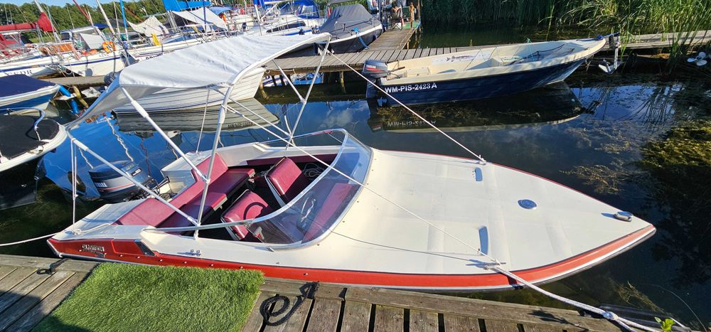 Glastron GT 160 motorówka z przyczepą